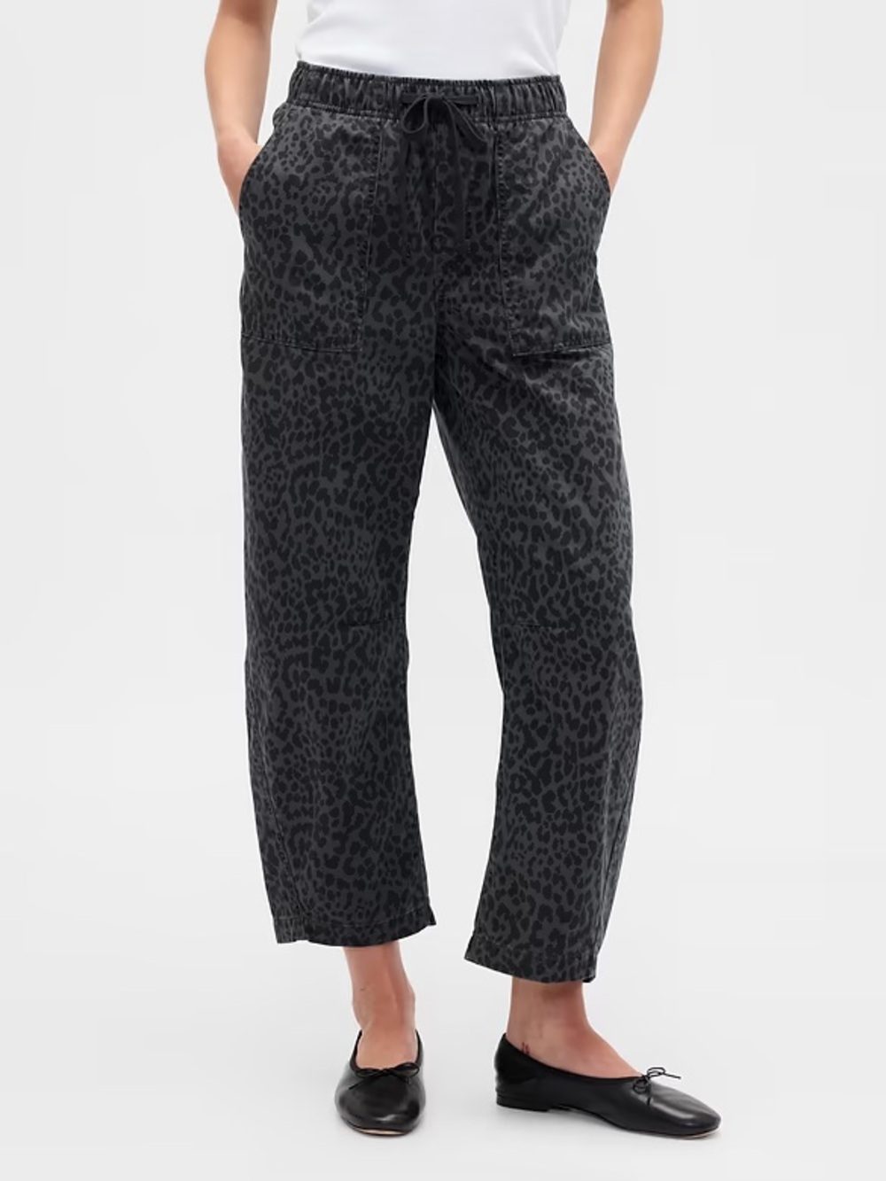 GAP Mid-Rise Gray Leopard Print Barrel Jeans